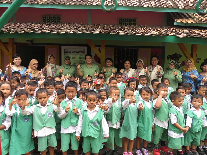 Kunjungan Ketua Persit Koorcab Rem 073 Berkunjung Ke TK Kartika III-42